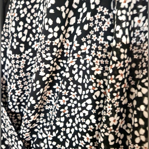 Dynamite Floral Dress - Picture 2 of 2